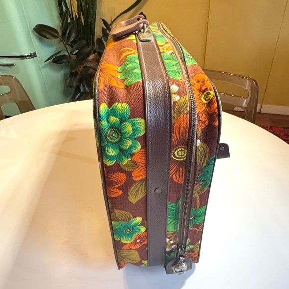 Vintage 60s soft case fabric suitcase, groovy brown, green floral, Japan luggage - Picture 2 of 12